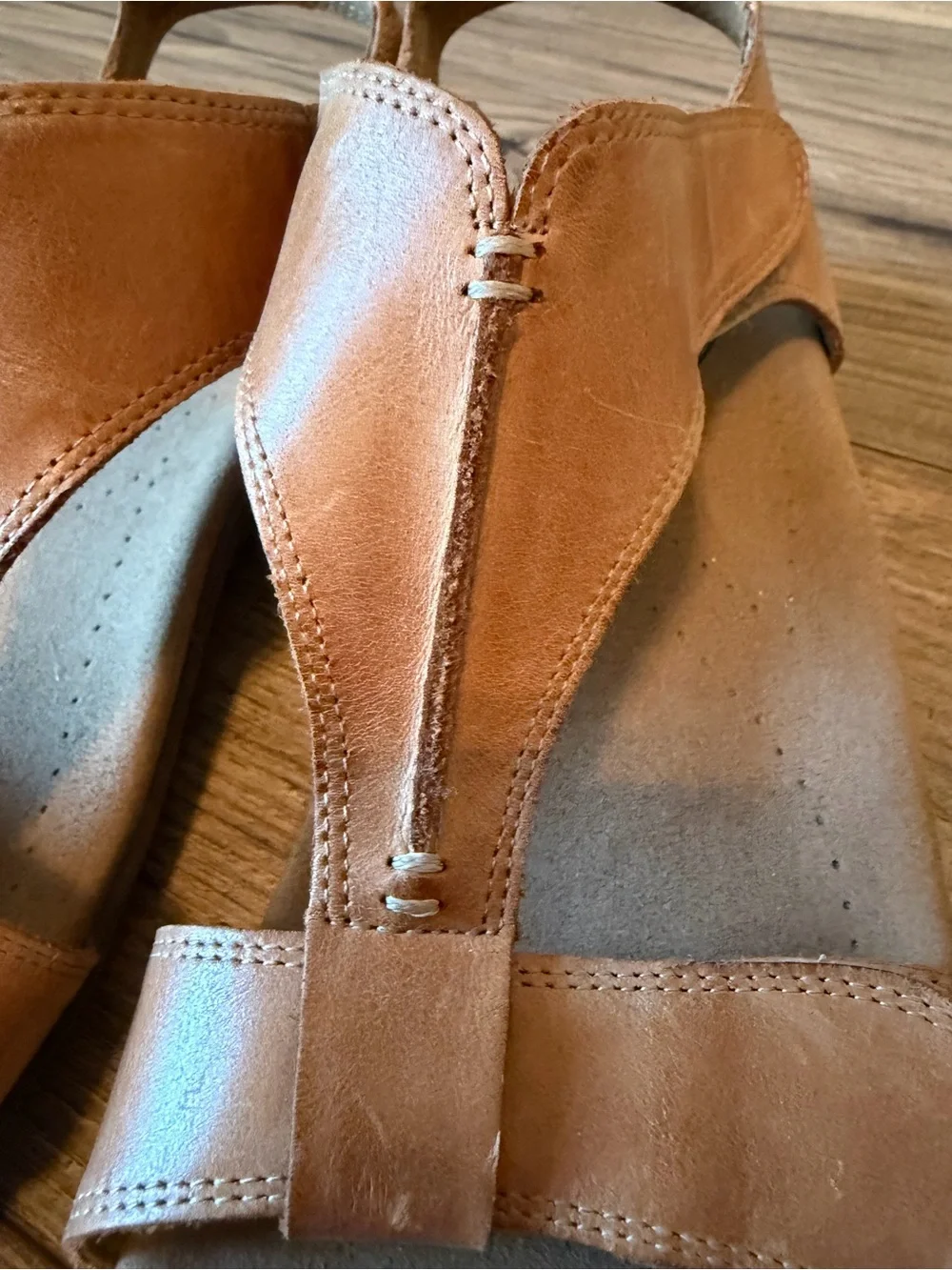 Taos The Show Leather T-Strap Sandals Cognac Brown Comfort Velcro Womens 9 EUC